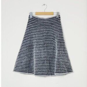 Vita Milano Women's Black  White Chevron Pattern Fuzzy Knit A-Line Skirt Small